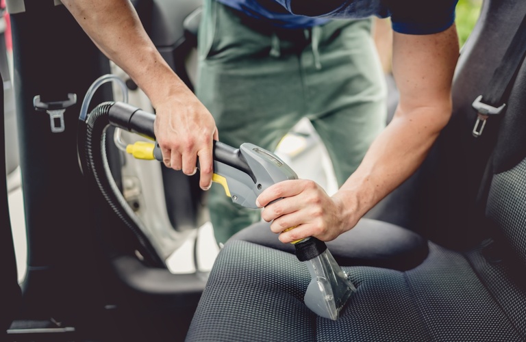 車内の汚れが原因のシミ取りの仕上がり | 軽井沢でカーコーティングならCarRefreshティアラ
